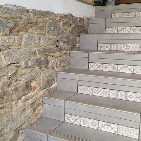 Freundliches Appartement - Bitte Angaben Zum Gastgeber Lesen Wehrheim Exterior foto